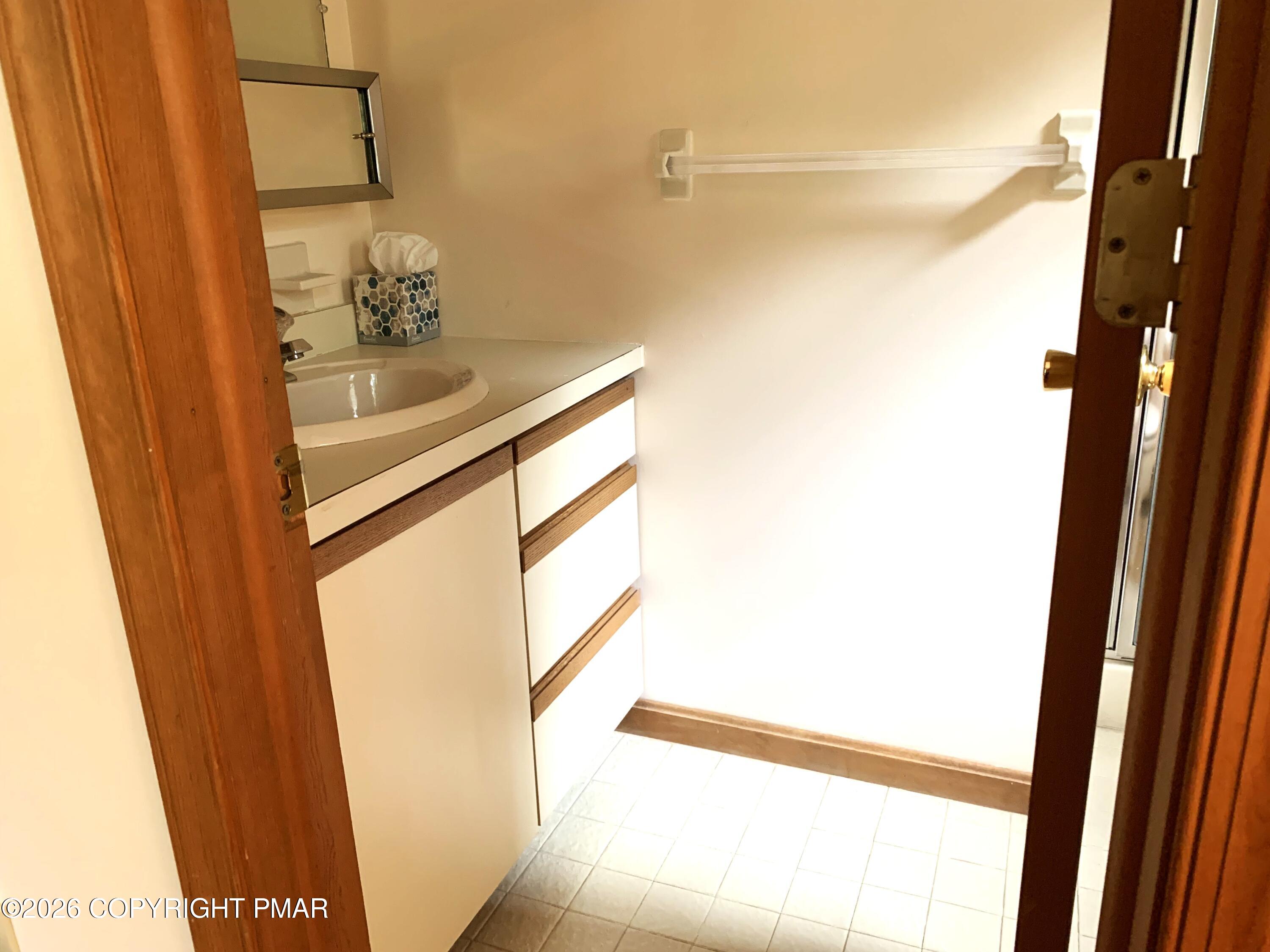 129 Sawmill Road Pocono Lake, PA 18347 - Photo 21 of 31 Second Floor Bath En-suite