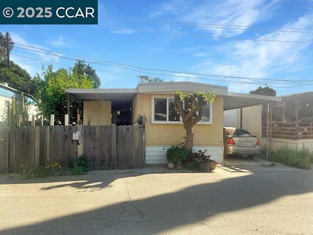 841 West Brannan Island Road Isleton, CA 95641 - Photo 3 of 22 a front view of a house with a yard