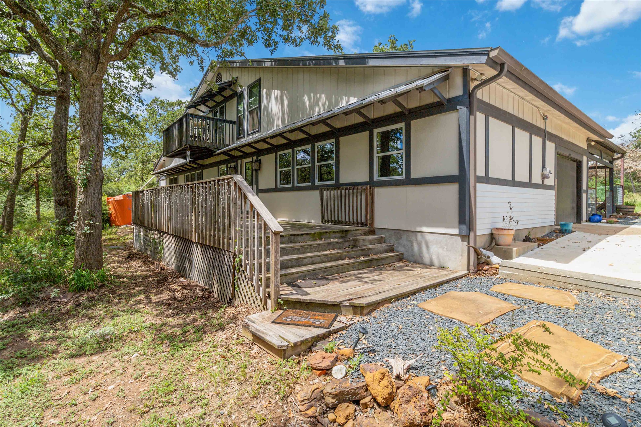 180 Ironstone Road Smithville, TX 78957 - Photo 3 of 37