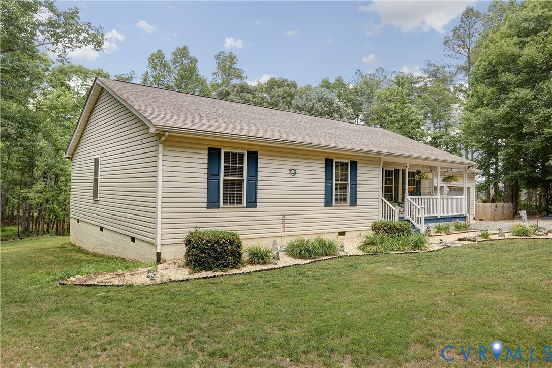 9689 Shannon Hill Road Louisa, VA 23093 - Photo 2 of 37