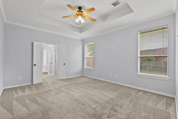 $299,000 | 323 Colony Creek Drive, Dickinson, TX 77539