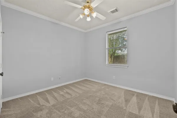 $299,000 | 323 Colony Creek Drive, Dickinson, TX 77539