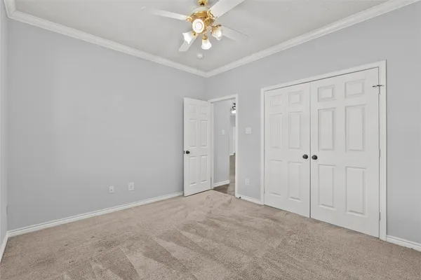 $299,000 | 323 Colony Creek Drive, Dickinson, TX 77539