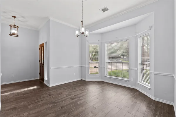 $299,000 | 323 Colony Creek Drive, Dickinson, TX 77539