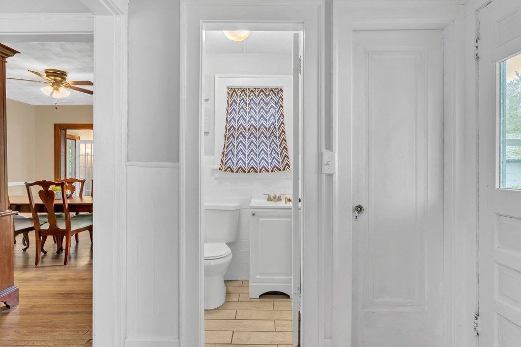 108 Manchester Terrace Springfield, MA 01108 - Photo 25 of 40 a bathroom with a shower