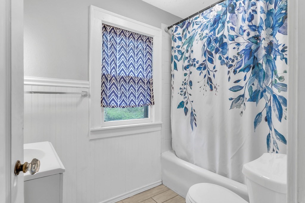 108 Manchester Terrace Springfield, MA 01108 - Photo 30 of 40 a bathroom with a bathtub and shower