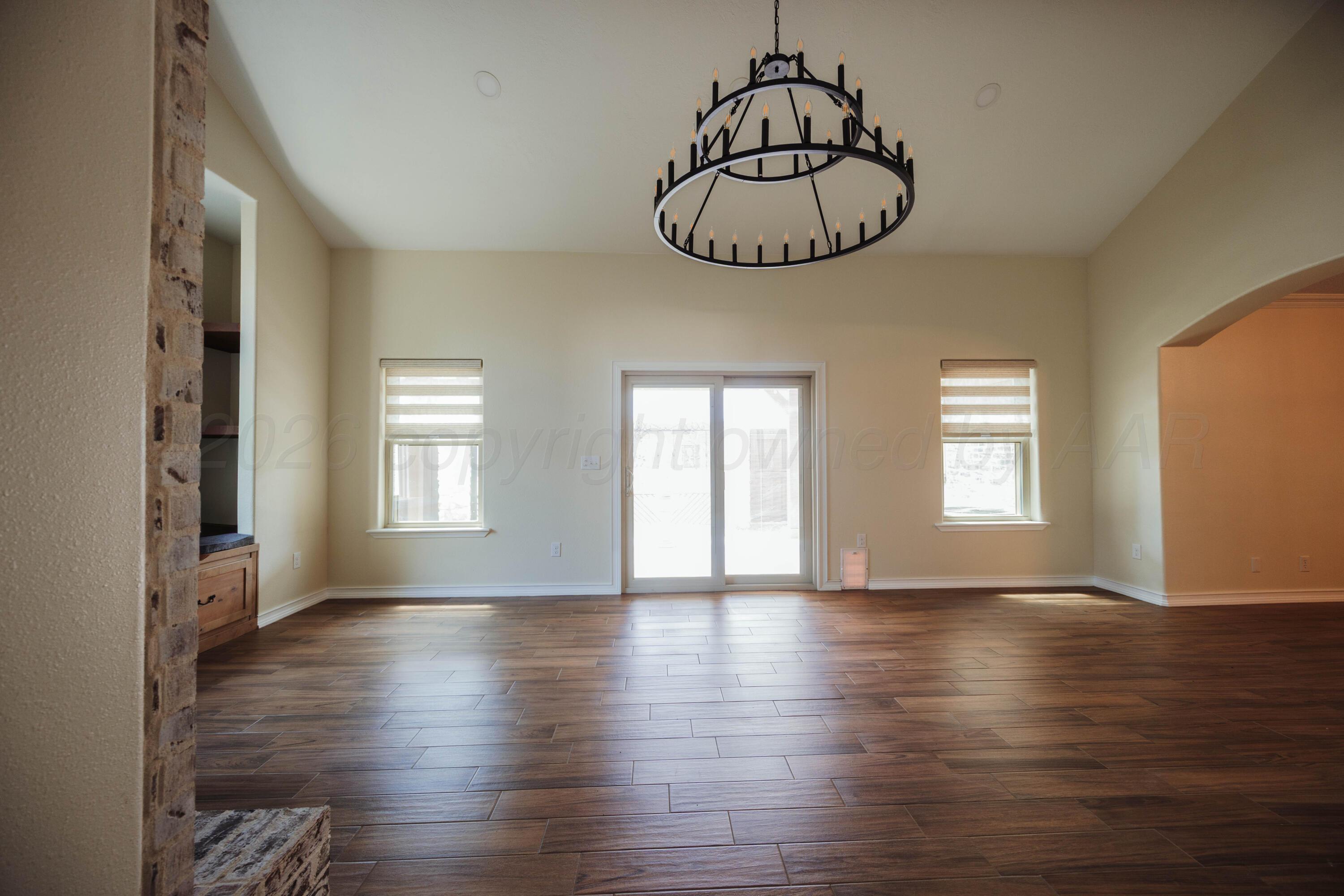 2009 Southwest 19th Avenue Perryton, TX 79070 - Photo 4 of 49 living room2