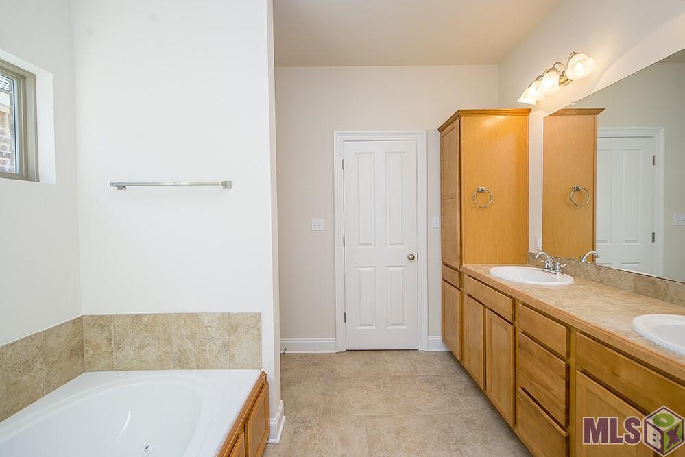 11419 Cottagecreek Road, Unit 5A A Baton Rouge, LA 70816 - Photo 17 of 44