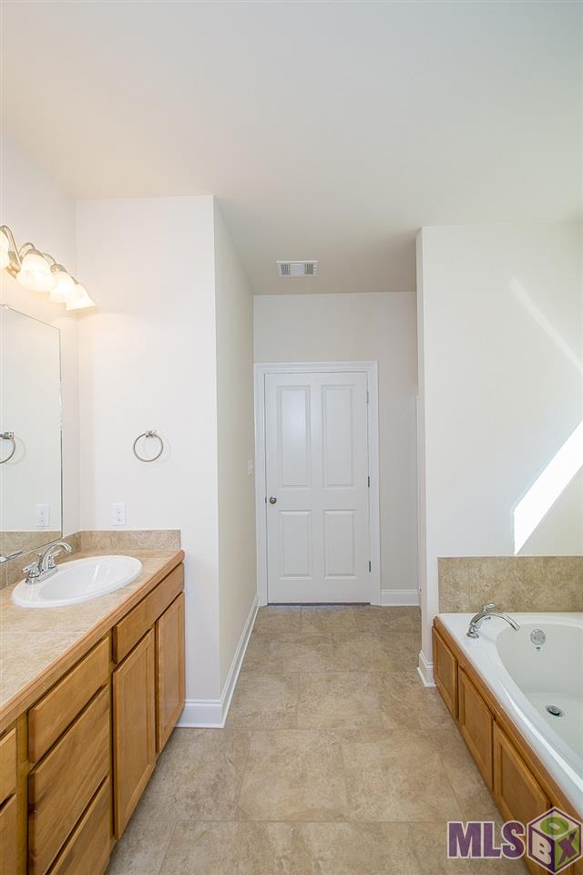 11419 Cottagecreek Road, Unit 5A A Baton Rouge, LA 70816 - Photo 20 of 44