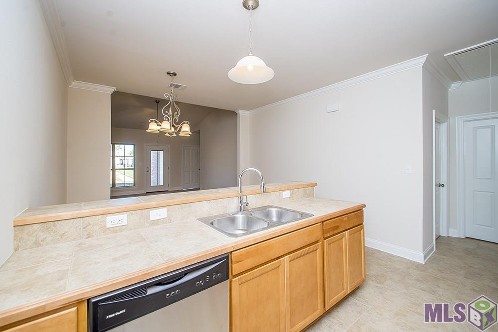 11419 Cottagecreek Road, Unit 5A A Baton Rouge, LA 70816 - Photo 5 of 44