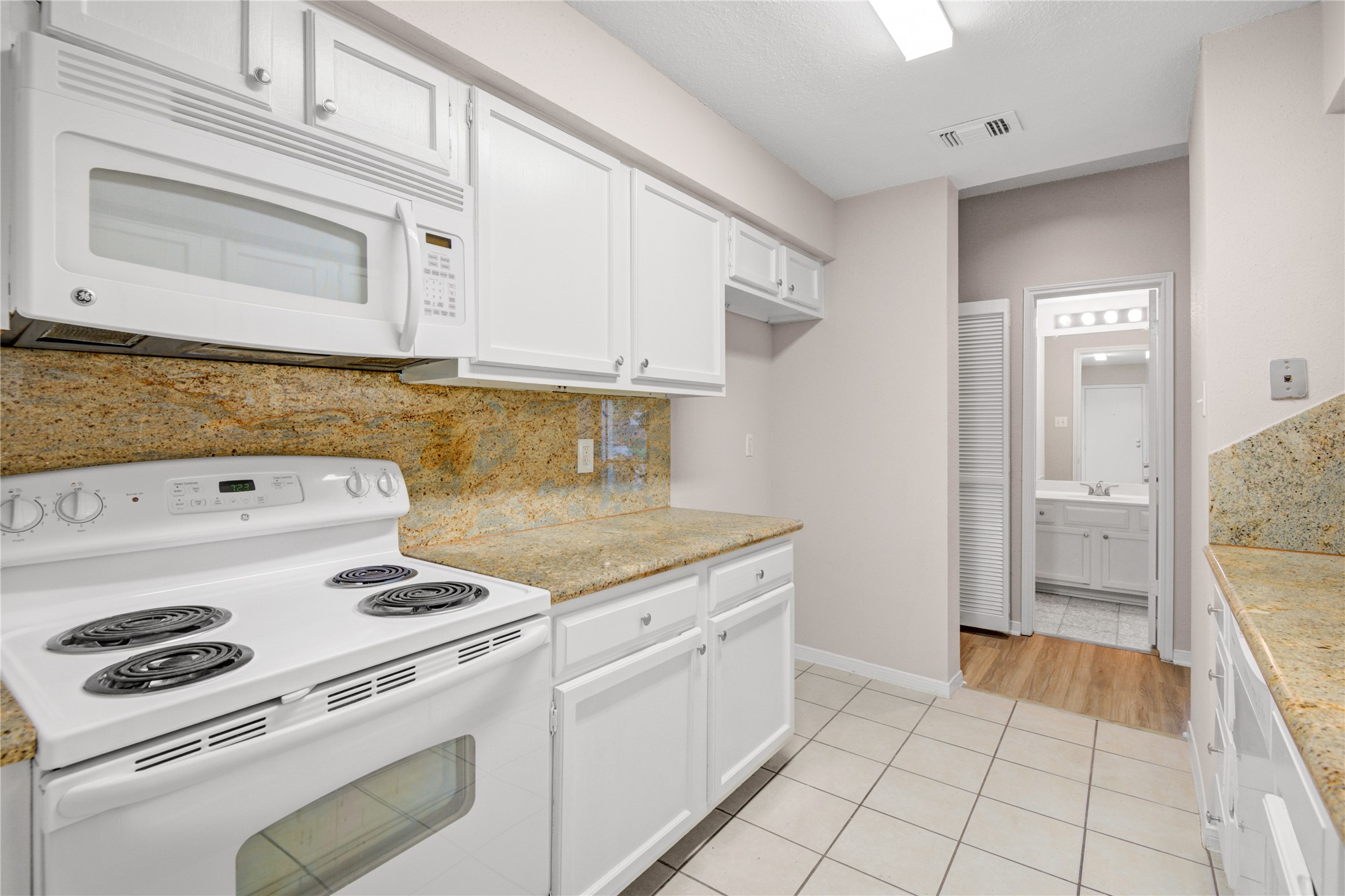 1112 Bering Drive, Unit 68 Houston, TX 77057 - Photo 16 of 31