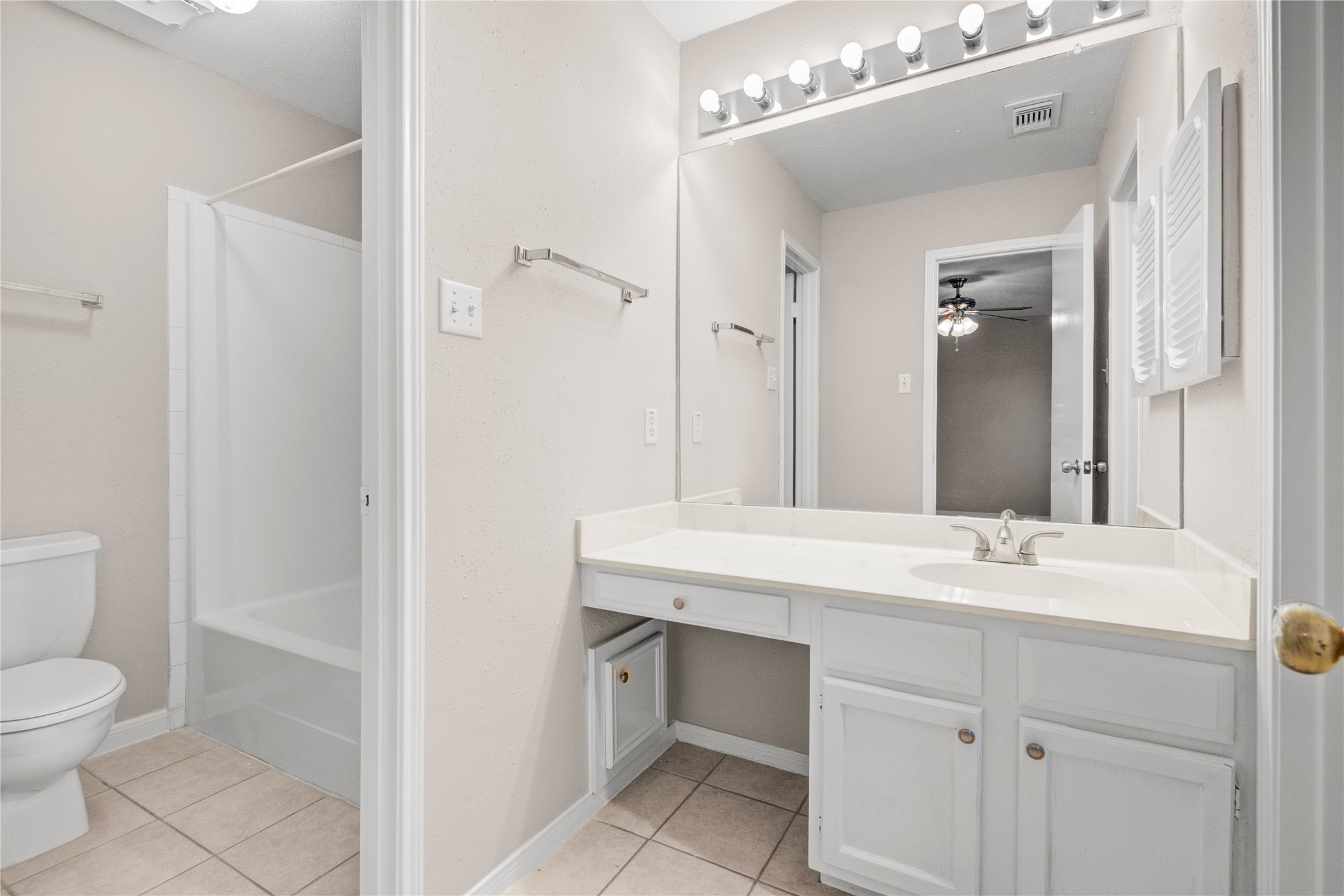 1112 Bering Drive, Unit 68 Houston, TX 77057 - Photo 20 of 31