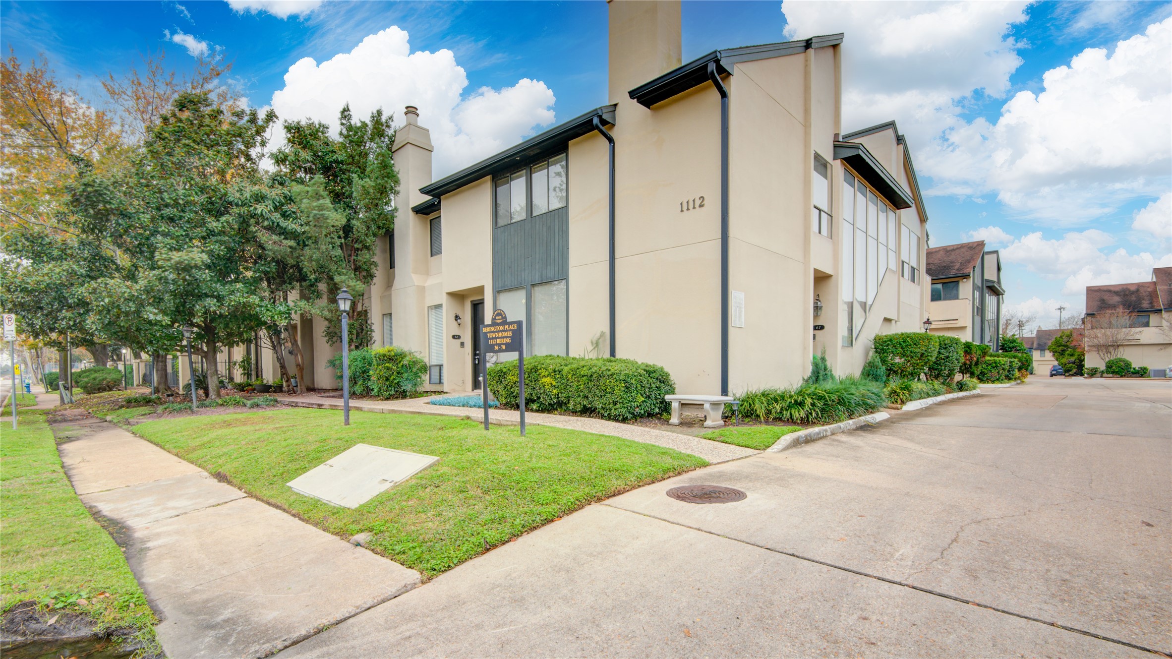 1112 Bering Drive, Unit 68 Houston, TX 77057 - Photo 3 of 31
