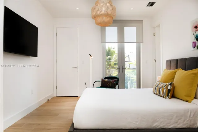 $18,000 | 3110 Elizabeth Street, Unit 3110, Miami, FL 33133