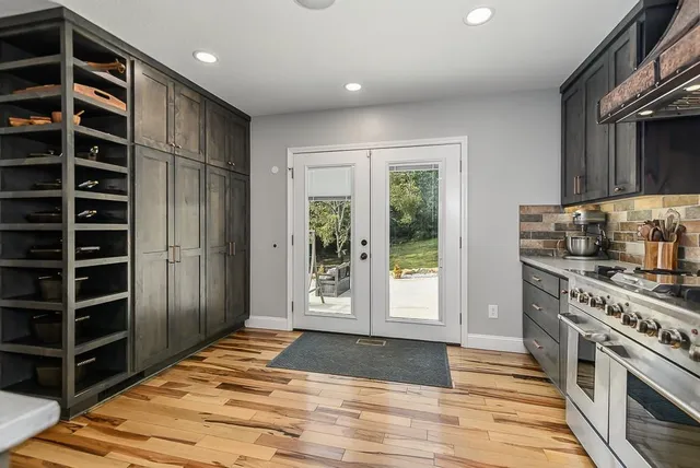 $999,950 | 25493 Kansas Avenue, Tonganoxie, KS 66086