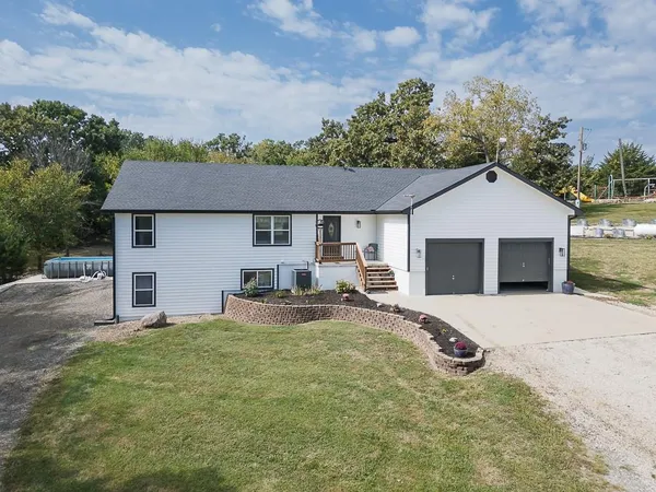 $999,950 | 25493 Kansas Avenue, Tonganoxie, KS 66086