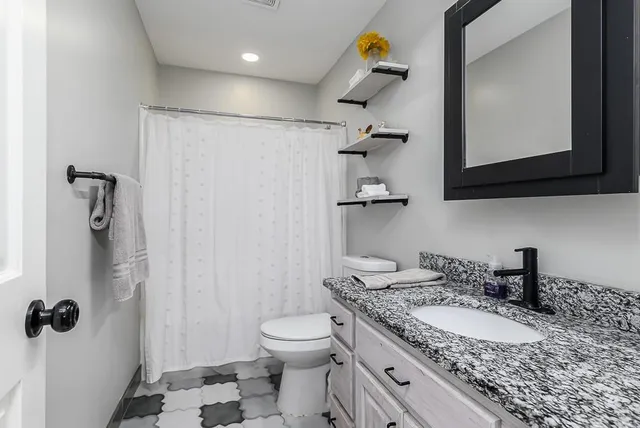 $999,950 | 25493 Kansas Avenue, Tonganoxie, KS 66086