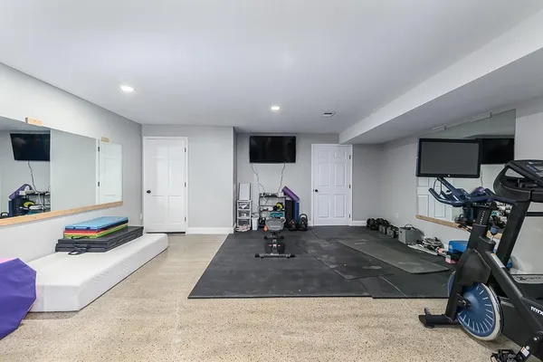 $999,950 | 25493 Kansas Avenue, Tonganoxie, KS 66086