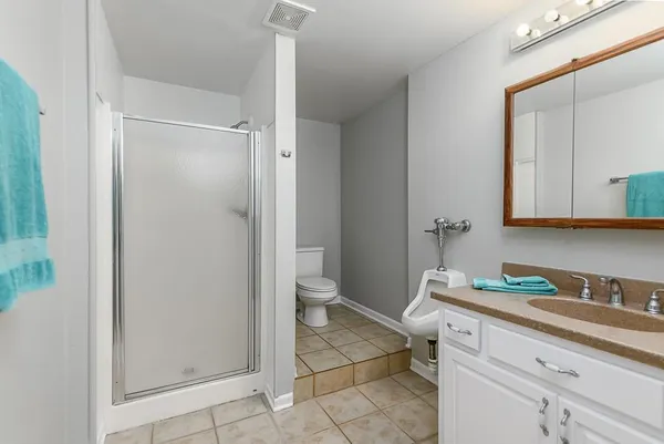 $999,950 | 25493 Kansas Avenue, Tonganoxie, KS 66086