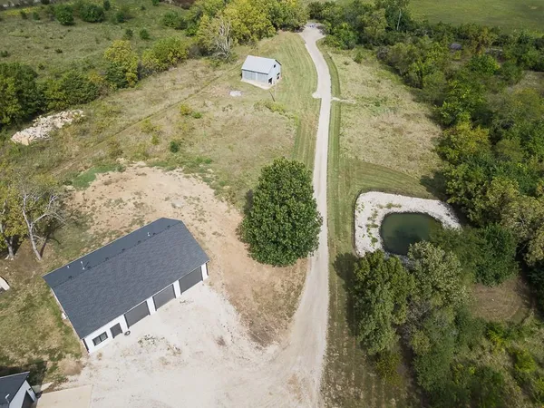 $999,950 | 25493 Kansas Avenue, Tonganoxie, KS 66086