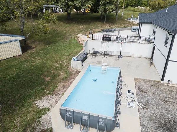 $999,950 | 25493 Kansas Avenue, Tonganoxie, KS 66086