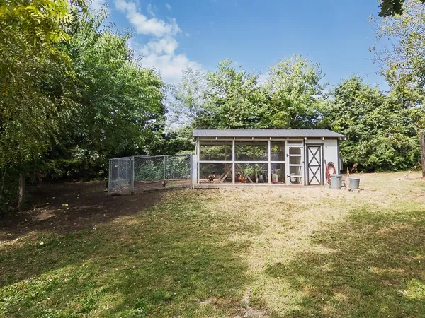 $999,950 | 25493 Kansas Avenue, Tonganoxie, KS 66086