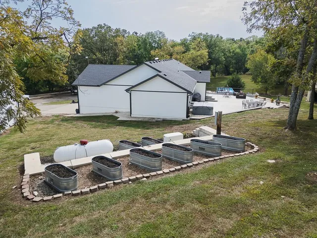 $999,950 | 25493 Kansas Avenue, Tonganoxie, KS 66086