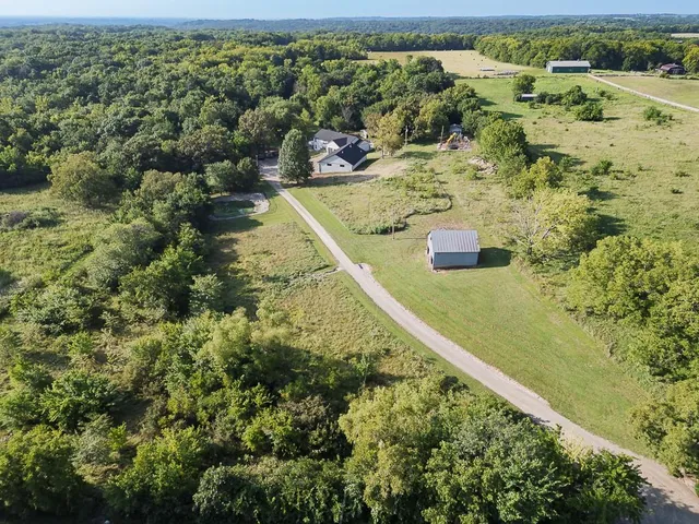 $999,950 | 25493 Kansas Avenue, Tonganoxie, KS 66086