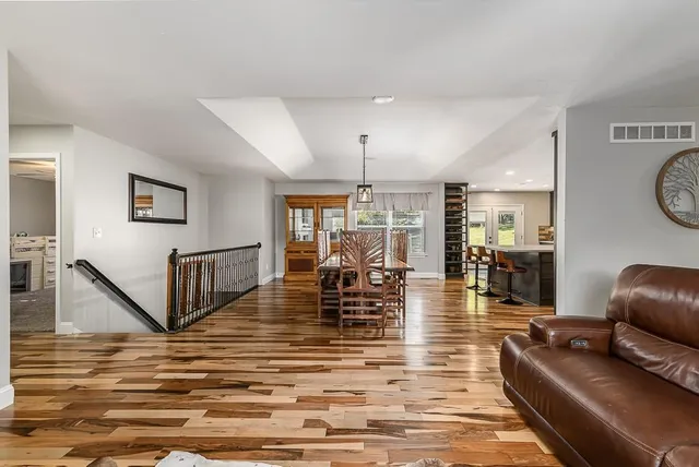 $999,950 | 25493 Kansas Avenue, Tonganoxie, KS 66086