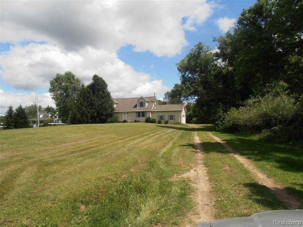 7200 Sanford Road Howell, MI 48855 - Photo 15 of 16 064.JPG