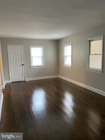 $2,200 | 258 Birch Street, Penns Grove, NJ 08069
