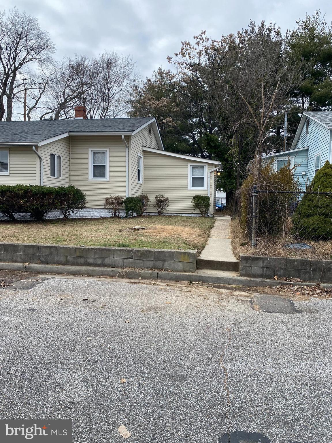 258 Birch Street Penns Grove, NJ 08069 - Photo 5 of 41 a view of a house with a yard and large tree