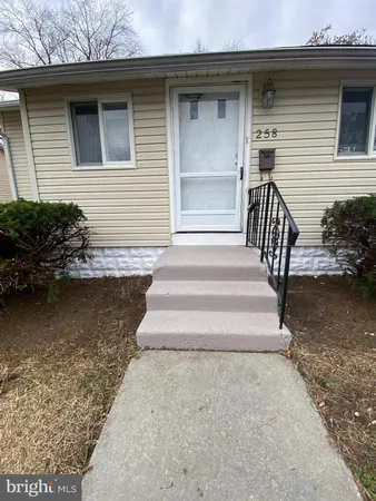 $2,200 | 258 Birch Street, Penns Grove, NJ 08069