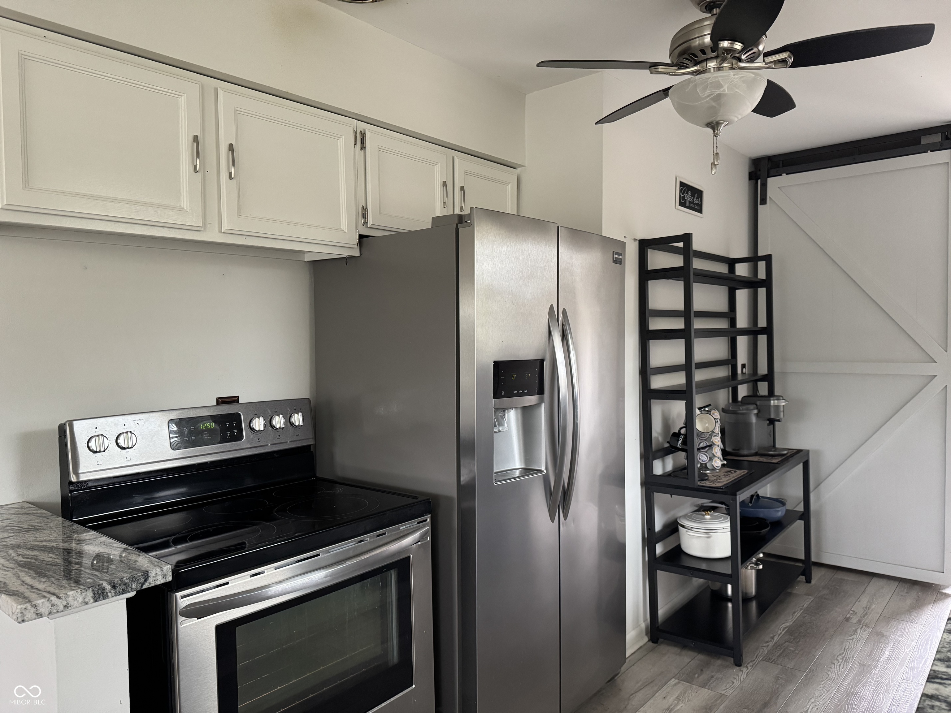 602 Memorial Drive Beech Grove, IN 46107 - Photo 8 of 35