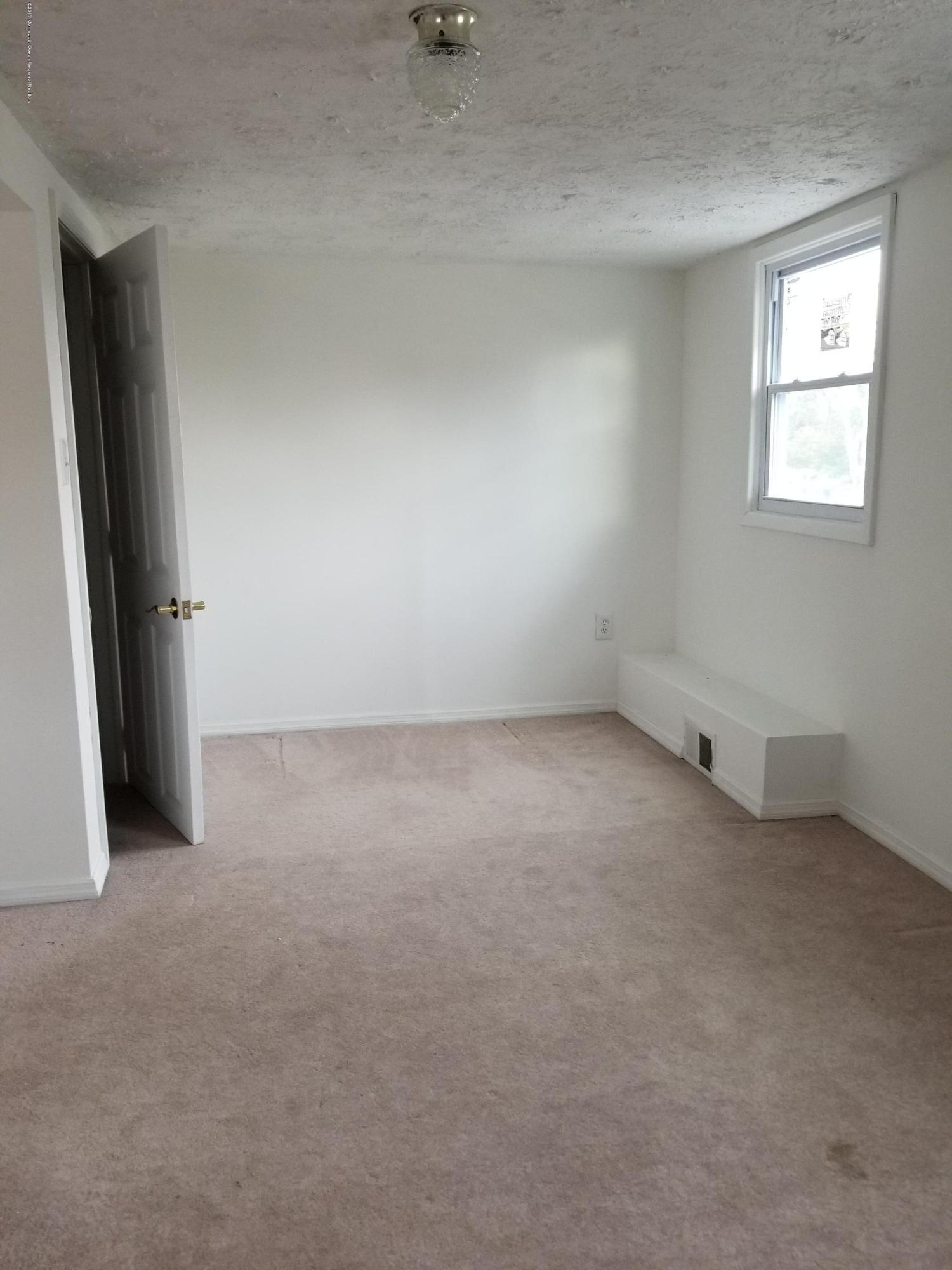 76 Racetrack Road East Brunswick, NJ 08816 - Photo 15 of 27 20171101_155955