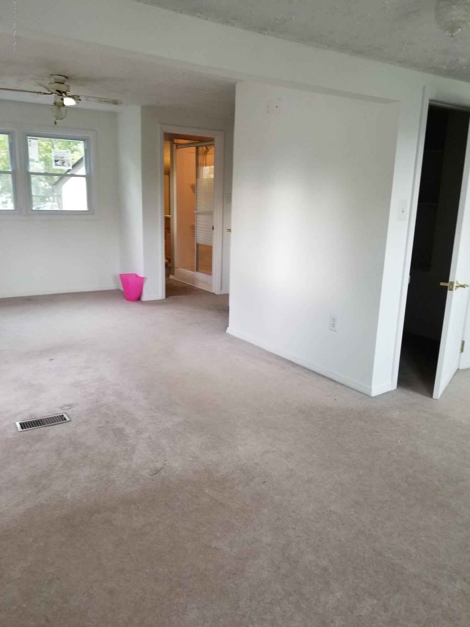76 Racetrack Road East Brunswick, NJ 08816 - Photo 16 of 27 20171101_160003