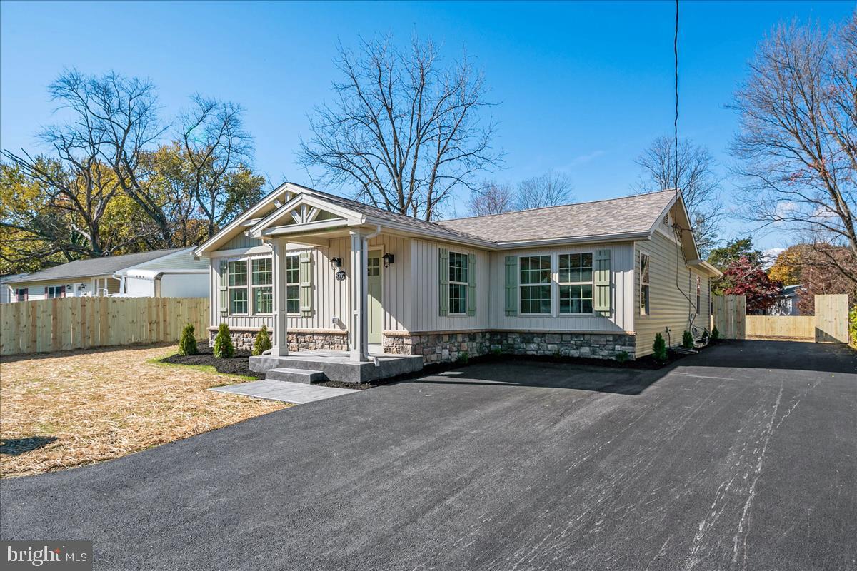 8392 Lockwood Road Pasadena, MD 21122 - Photo 2 of 37 Gallery Image 2