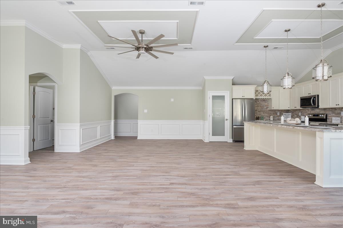 8392 Lockwood Road Pasadena, MD 21122 - Photo 11 of 37 Gallery Image 11