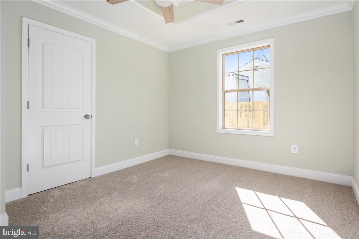 8392 Lockwood Road Pasadena, MD 21122 - Photo 15 of 37 Gallery Image 15
