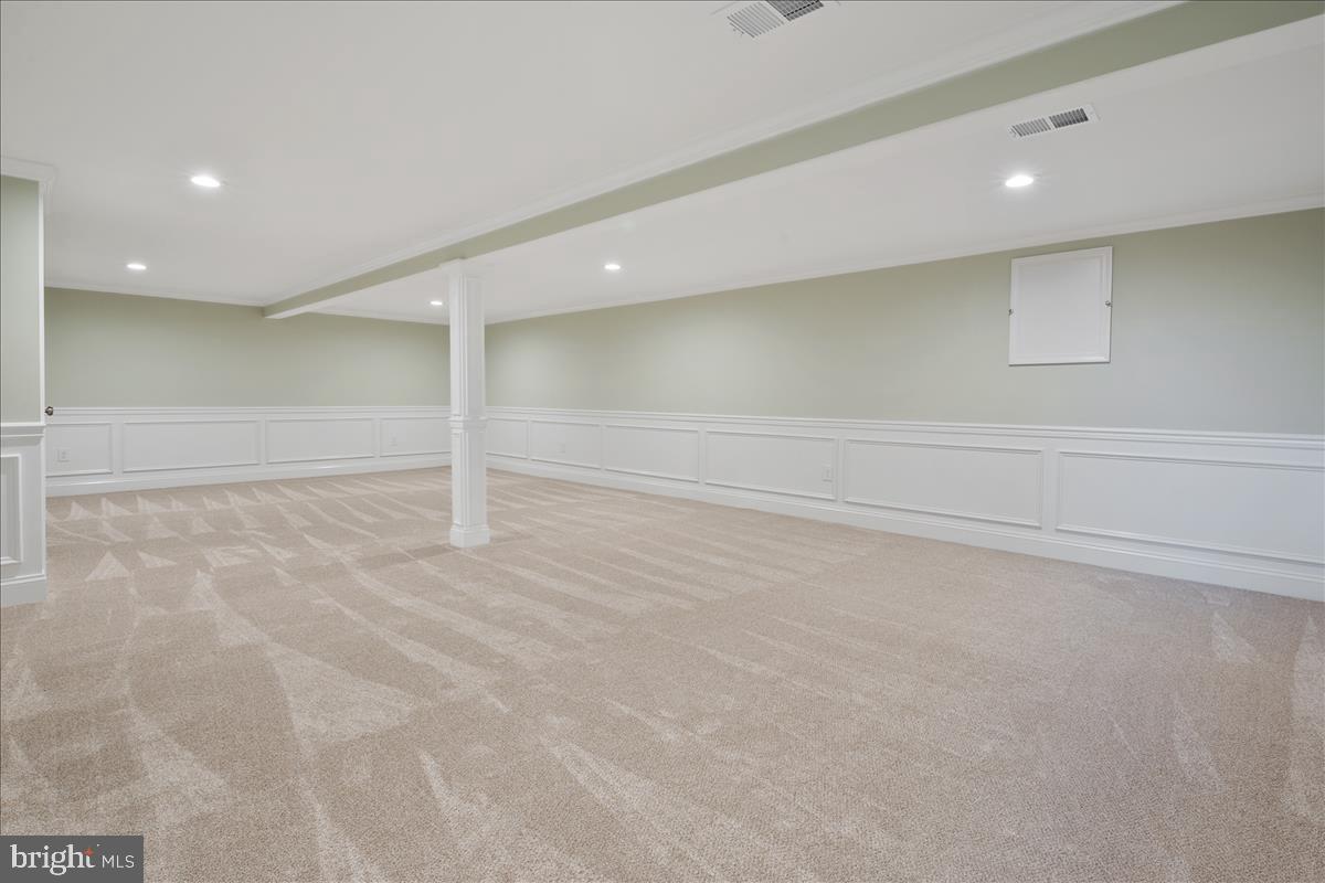 8392 Lockwood Road Pasadena, MD 21122 - Photo 24 of 37 Gallery Image 24