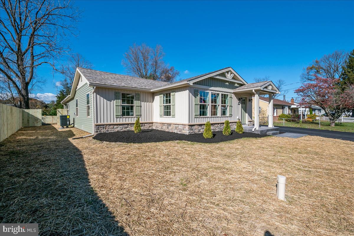 8392 Lockwood Road Pasadena, MD 21122 - Photo 31 of 37 Gallery Image 31