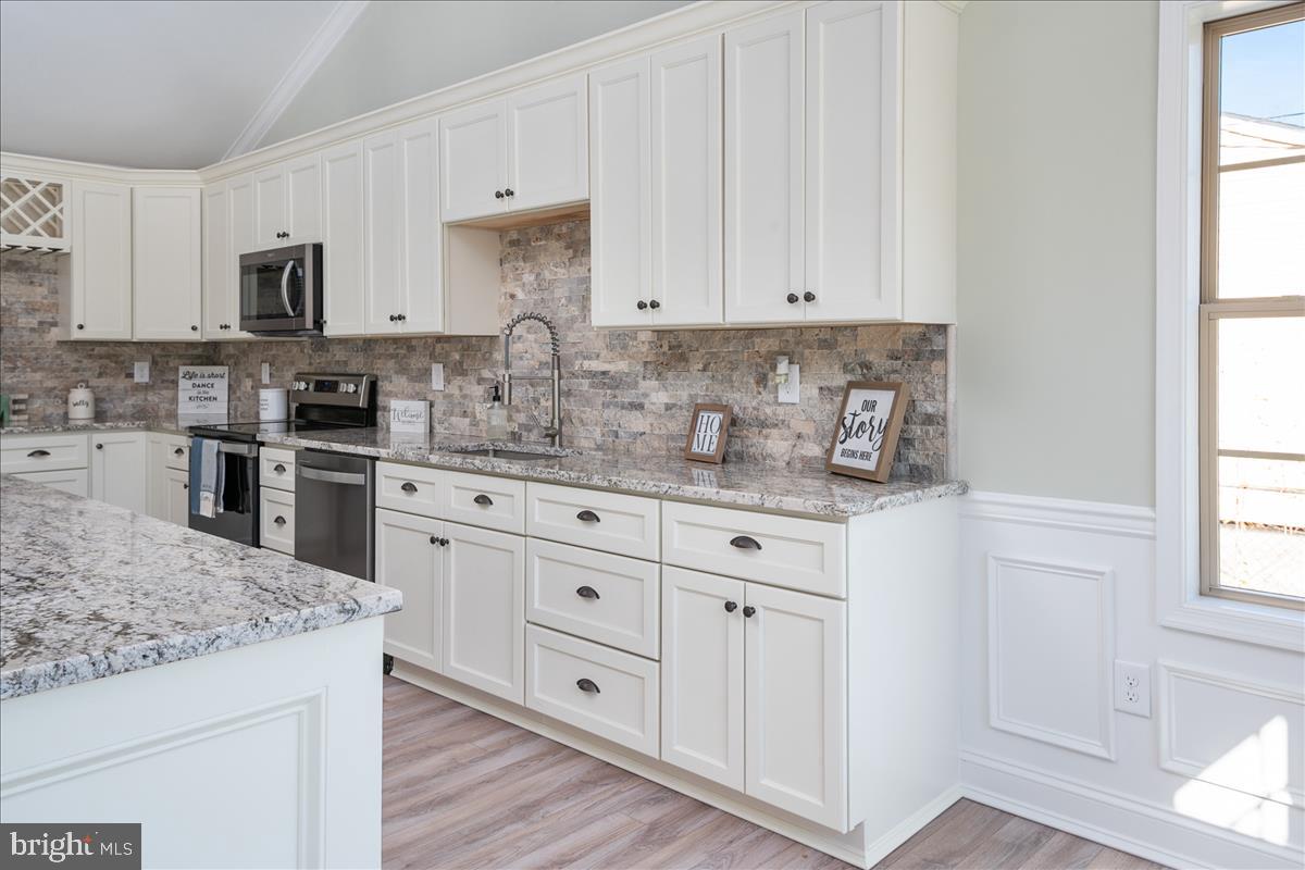8392 Lockwood Road Pasadena, MD 21122 - Photo 6 of 37 Gallery Image 6
