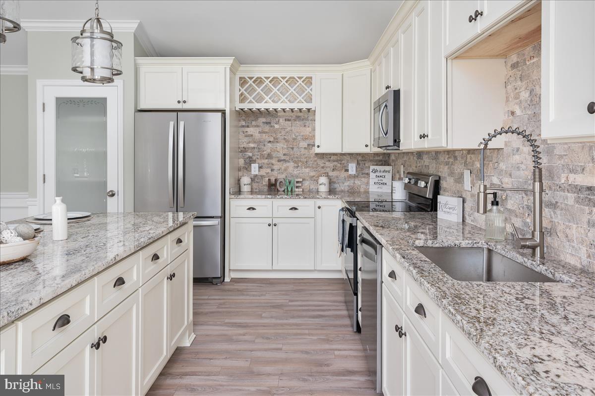 8392 Lockwood Road Pasadena, MD 21122 - Photo 7 of 37 Gallery Image 7