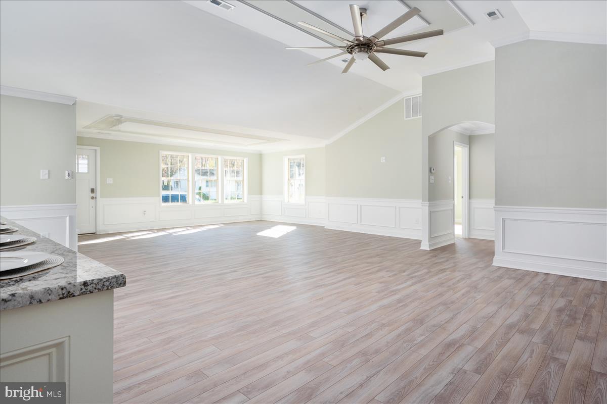 8392 Lockwood Road Pasadena, MD 21122 - Photo 10 of 37 Gallery Image 10