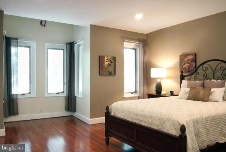 421 15th Street Southeast Washington, DC 20003 - Photo 14 of 30 Bedroom