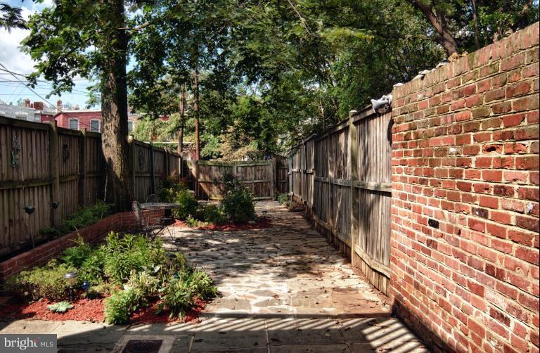 421 15th Street Southeast Washington, DC 20003 - Photo 22 of 30 Exterior (Rear)
