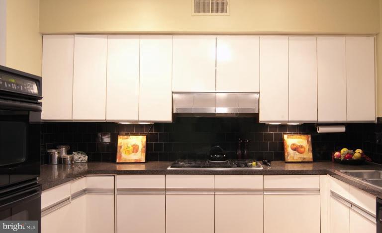 421 15th Street Southeast Washington, DC 20003 - Photo 30 of 30 Kitchen