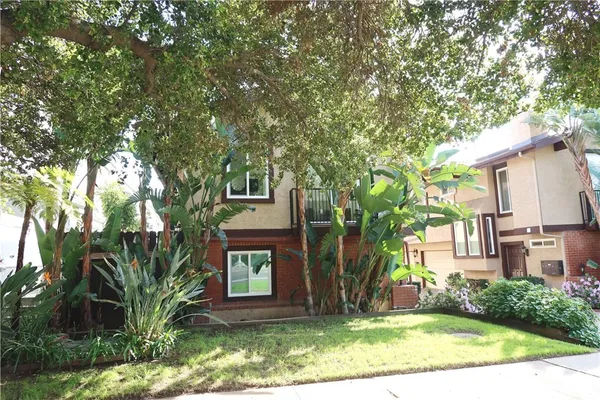 $668,800 | 1348 East Orange Grove Boulevard, Unit 8, Pasadena, CA 91104