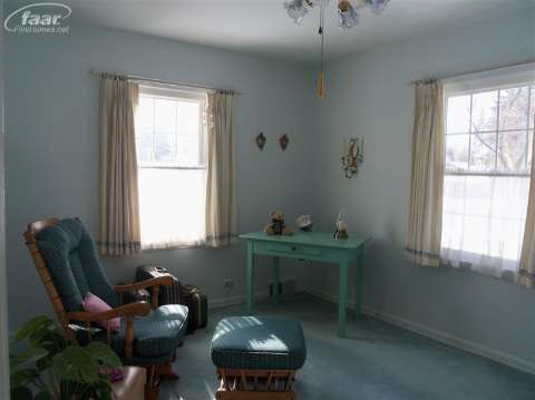 1821 Colchester Road Flint, MI 48503 - Photo 13 of 25 20390967-12.JPG