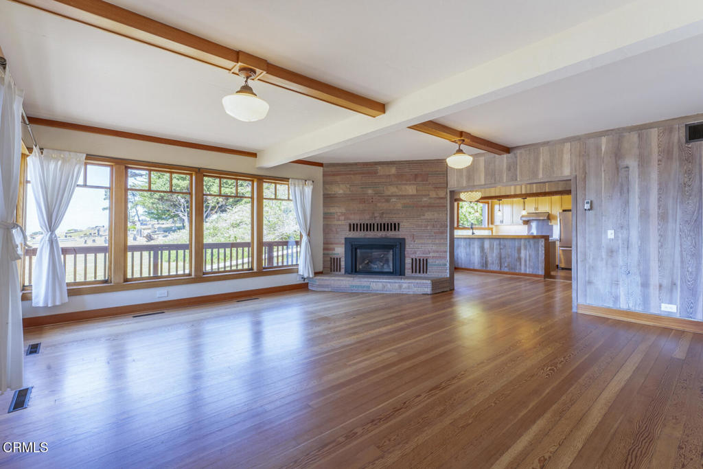 44920 Little Lake Road Mendocino, CA 95460 - Photo 11 of 81 Living Room Main Home